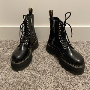 Dr. Martens Jadon Max Boot NWOT